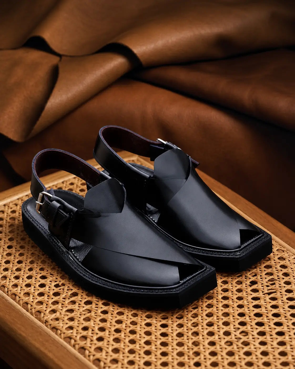 Handmade Black Leather Kaptaan Chappal