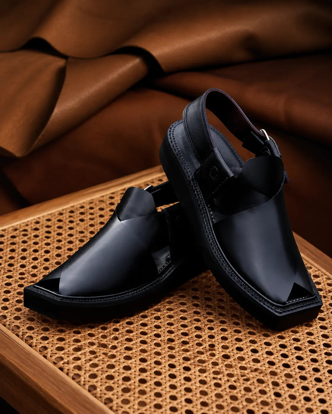 Handmade Black Leather Kaptaan Chappal