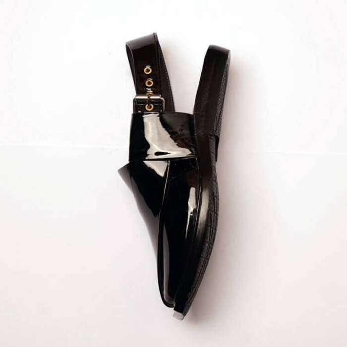 Handmade Black Patent Leather Chappal with Single Sole - 092337